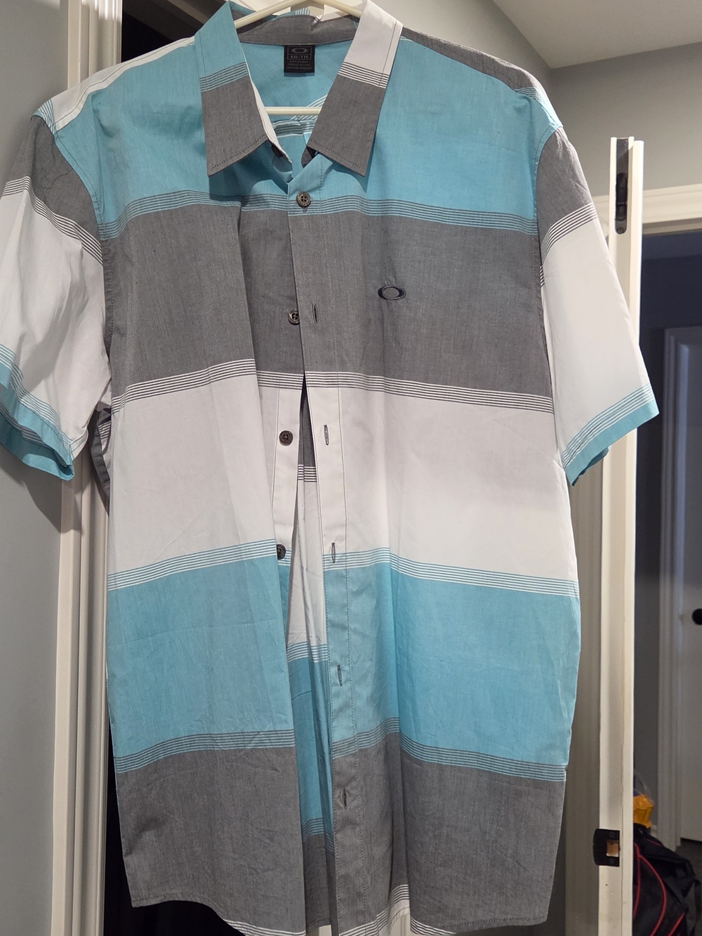 Oakley Men’s Short-Sleeve Button-Up Shirt - Teal, Gray & White Colorblock